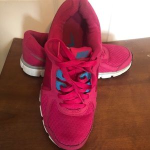 Ladies Nike runners